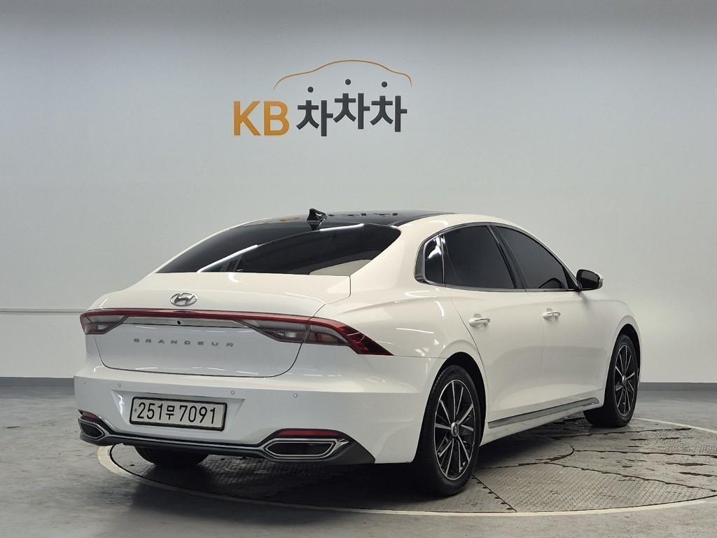 HYUNDAI Grandeur - Vista 3