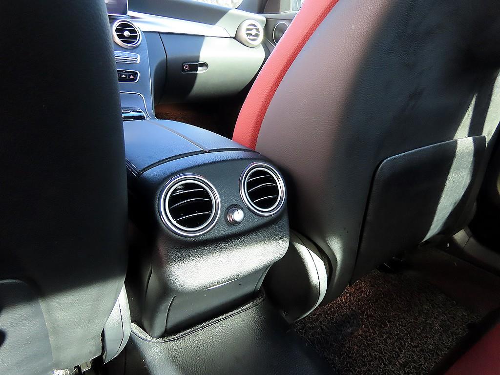 Mercedes Benz C Class - Vista 11