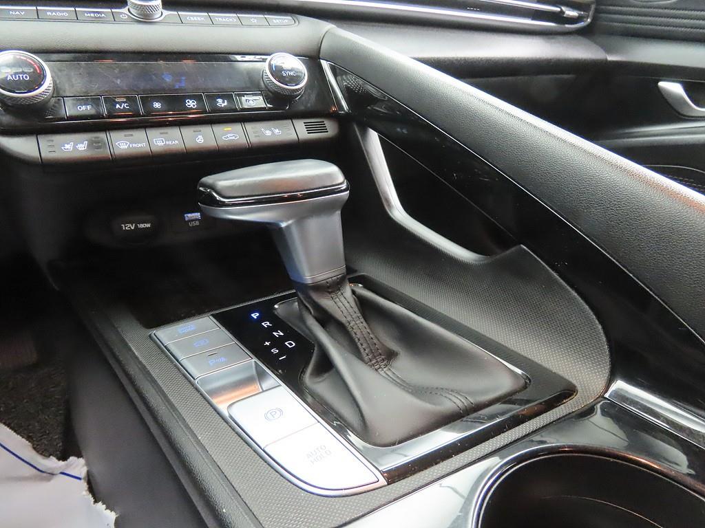 HYUNDAI Avante - Vista 10