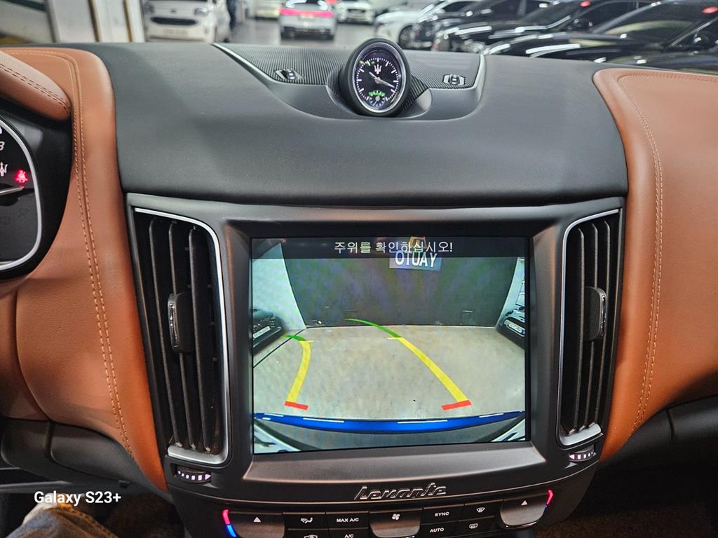 Maserati Levante 2018 Azul - Importación desde Corea - HF Imports Iquique - Foto 15