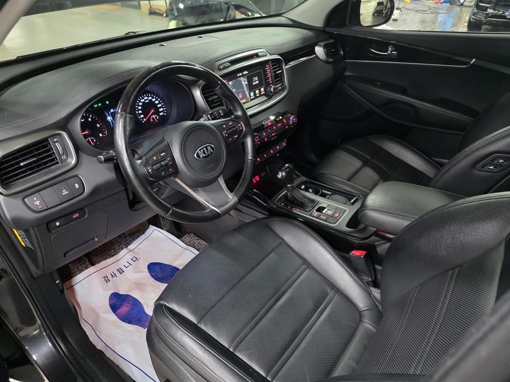 KIA Sorento - Vista 5