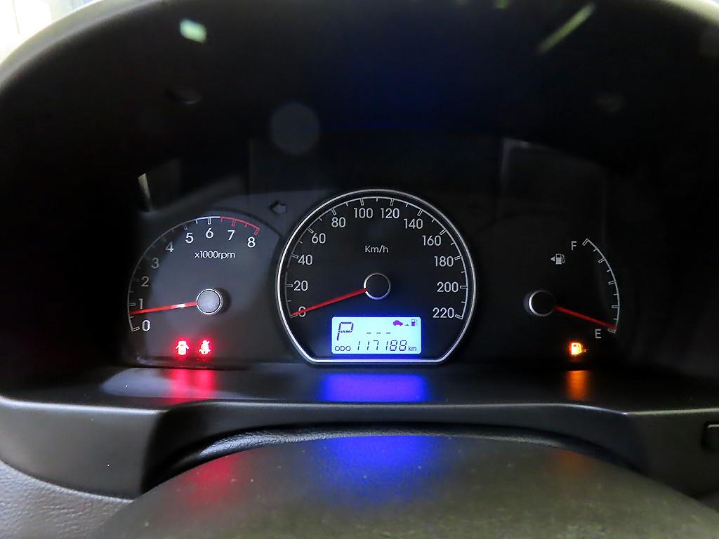 HYUNDAI Avante - Vista 9