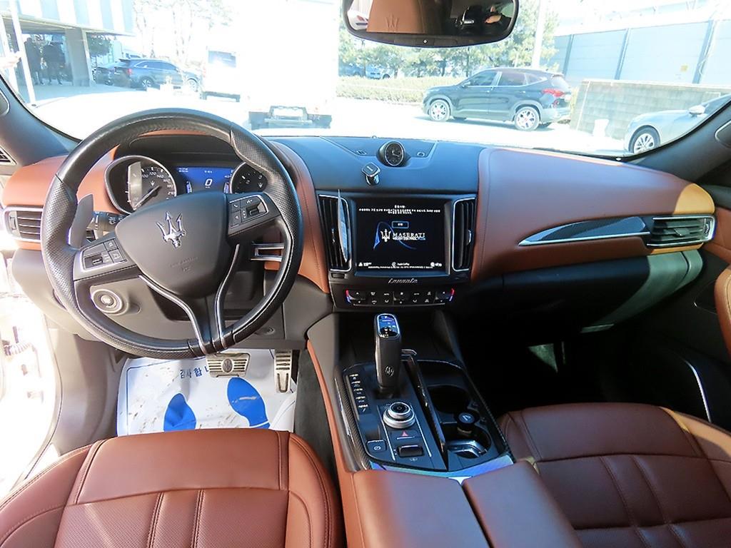 Maserati Levante - Vista 7