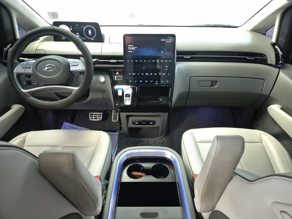 HYUNDAI Staria - Vista 5