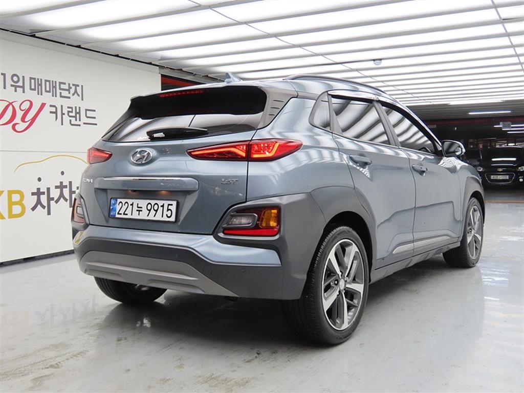 HYUNDAI Kona - Vista 4