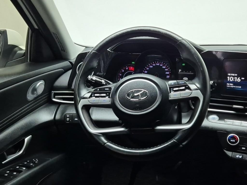 HYUNDAI Avante - Vista 8