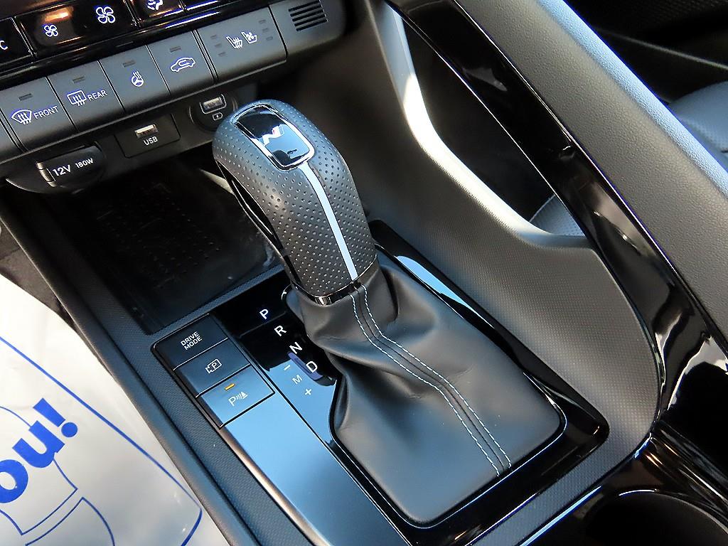 HYUNDAI Avante - Vista 10