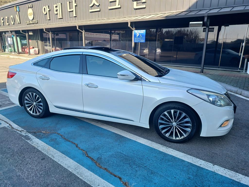 HYUNDAI Grandeur - Vista 4