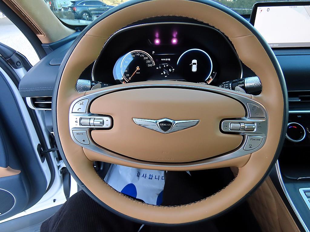 Genesis GV80 - Vista 8