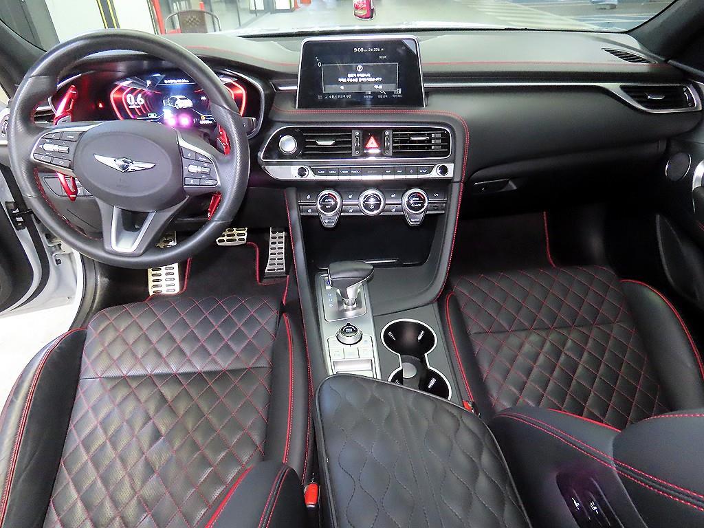 Genesis G70 - Vista 10