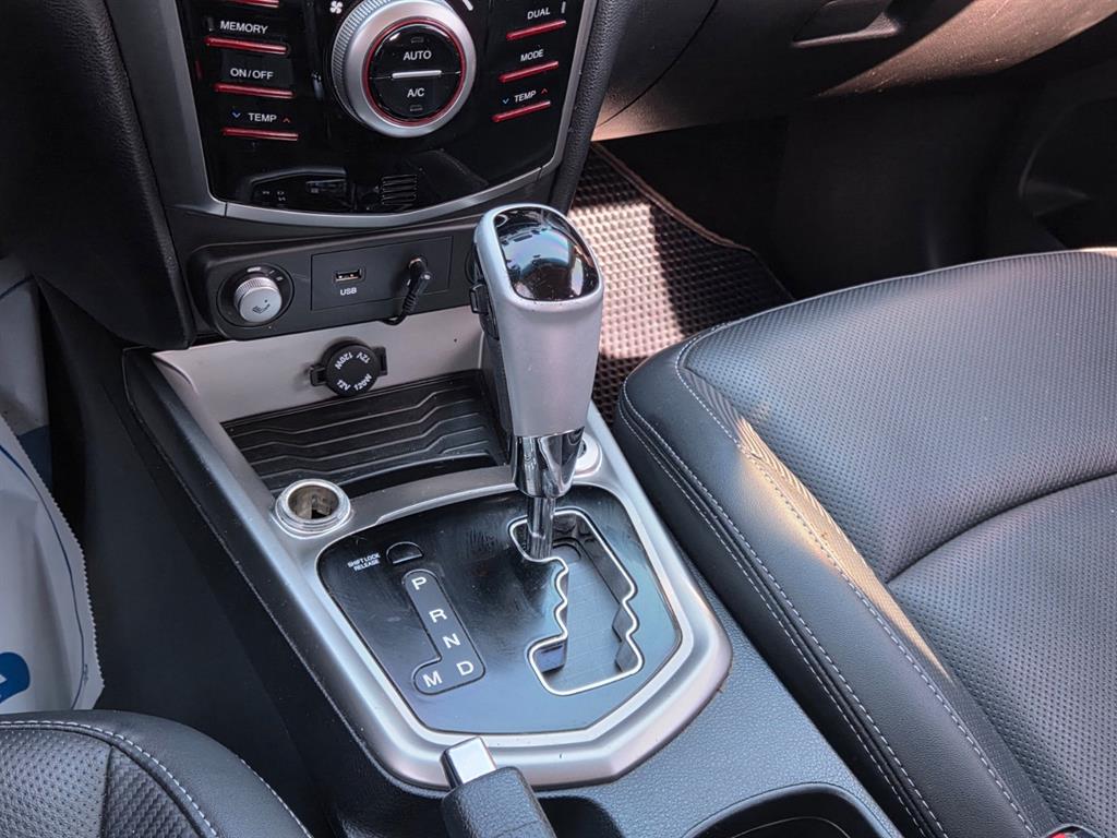 Ssangyong Tivoli - Vista 9