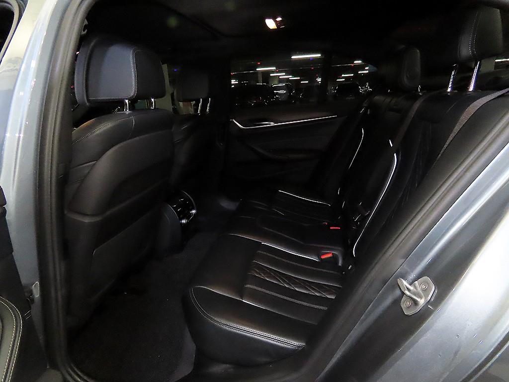 BMW 5 Series - Vista 7