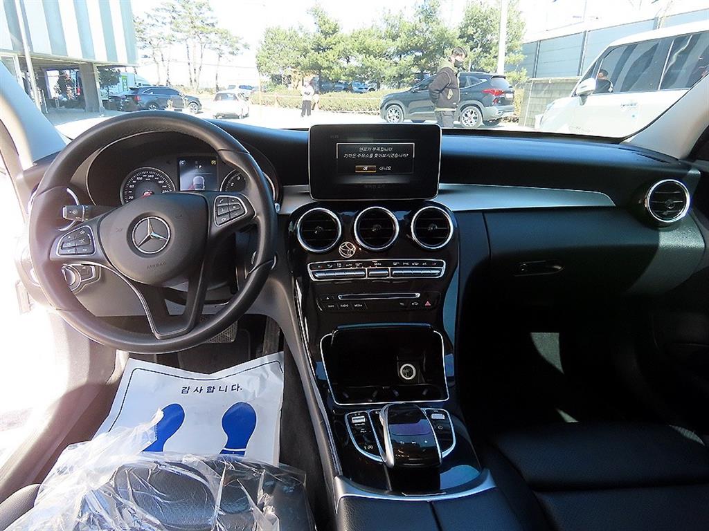 Mercedes Benz C Class - Vista 7