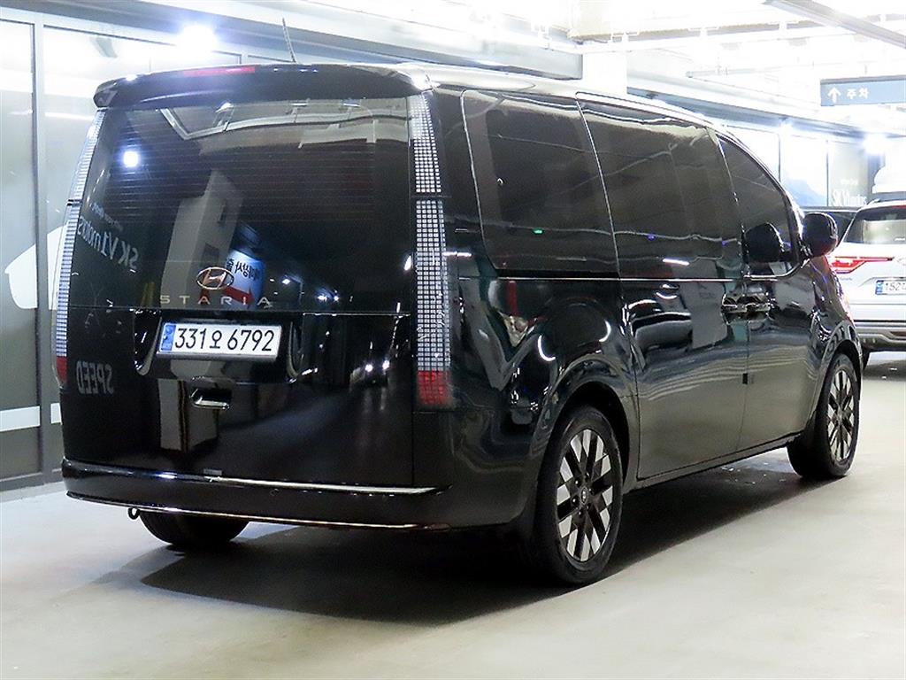 HYUNDAI Staria - Vista 4