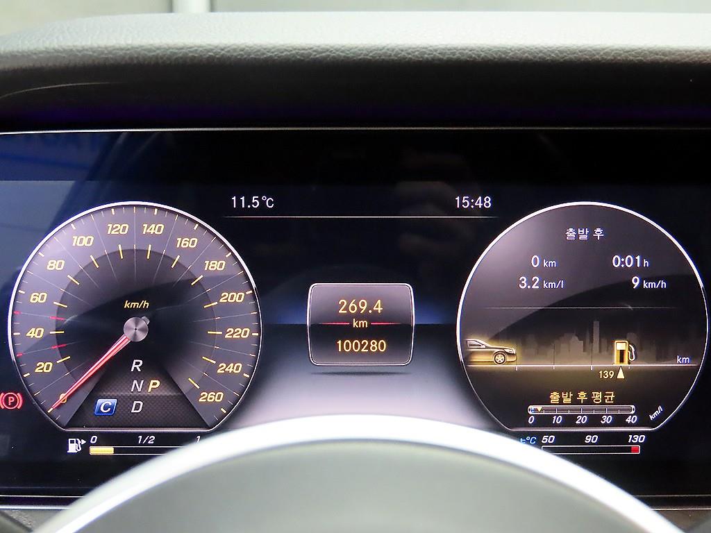 Mercedes Benz E class - Vista 8