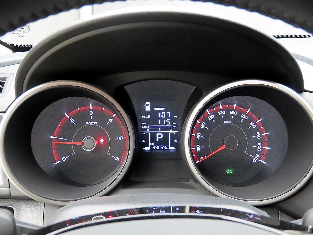 Ssangyong Tivoli - Vista 8