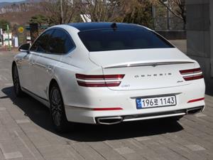 Genesis G80 - Vista 8