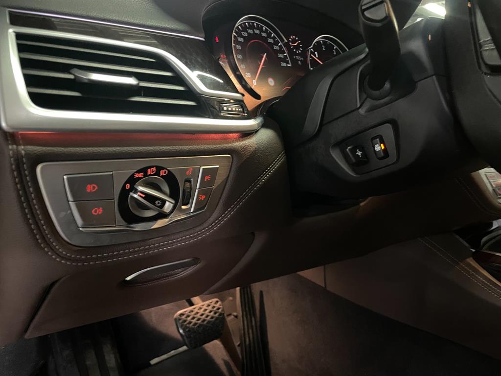 BMW 7 Series - Vista 12