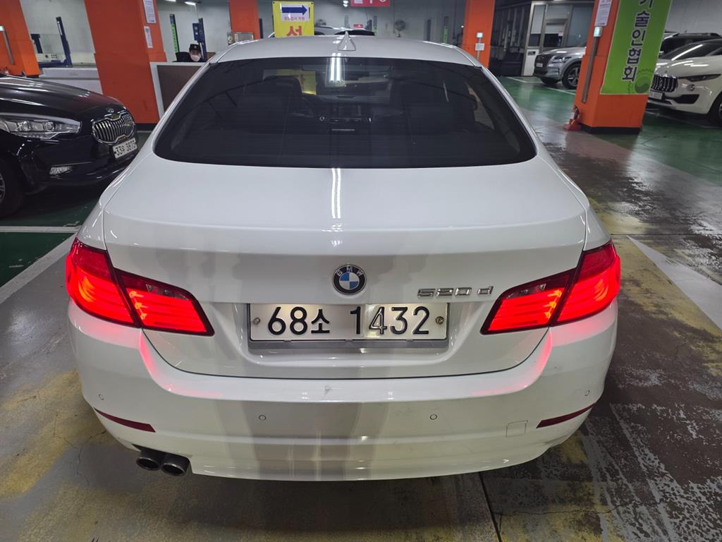 BMW 5 Series - Vista 3