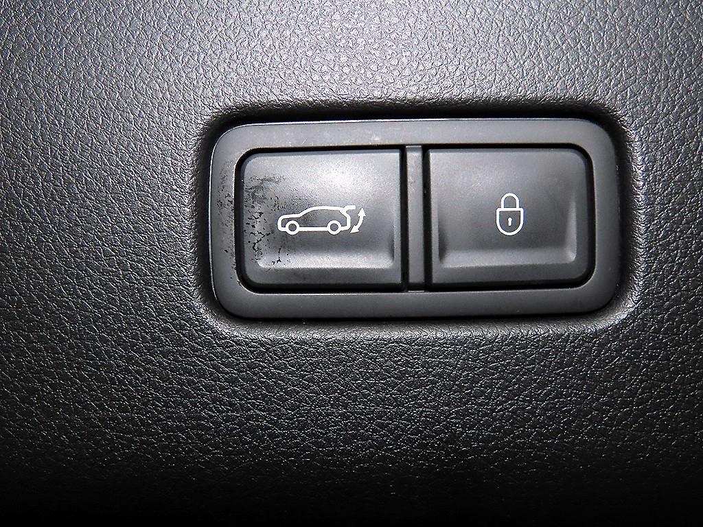 Genesis GV70 2025 Gris - Importación desde Corea - HF Imports Iquique - Foto 14