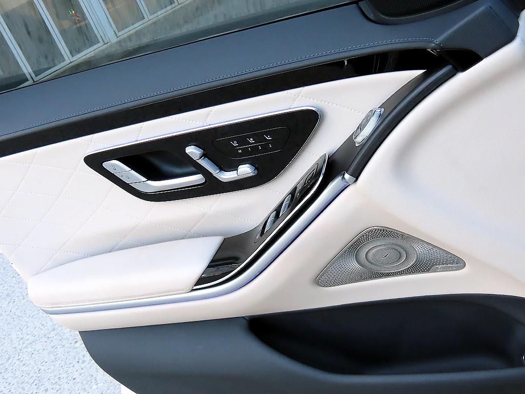 Mercedes Benz S Class - Vista 12
