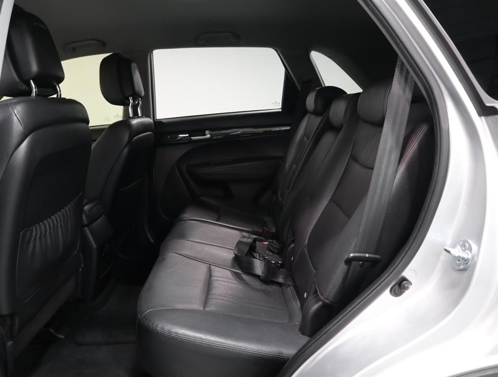 KIA Sorento - Vista 9