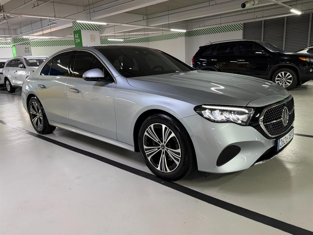 Mercedes Benz E class - Vista 2