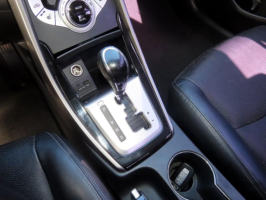 HYUNDAI Avante - Vista 10