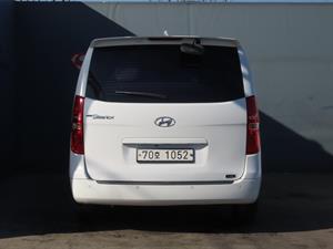 HYUNDAI Starex - Vista 8