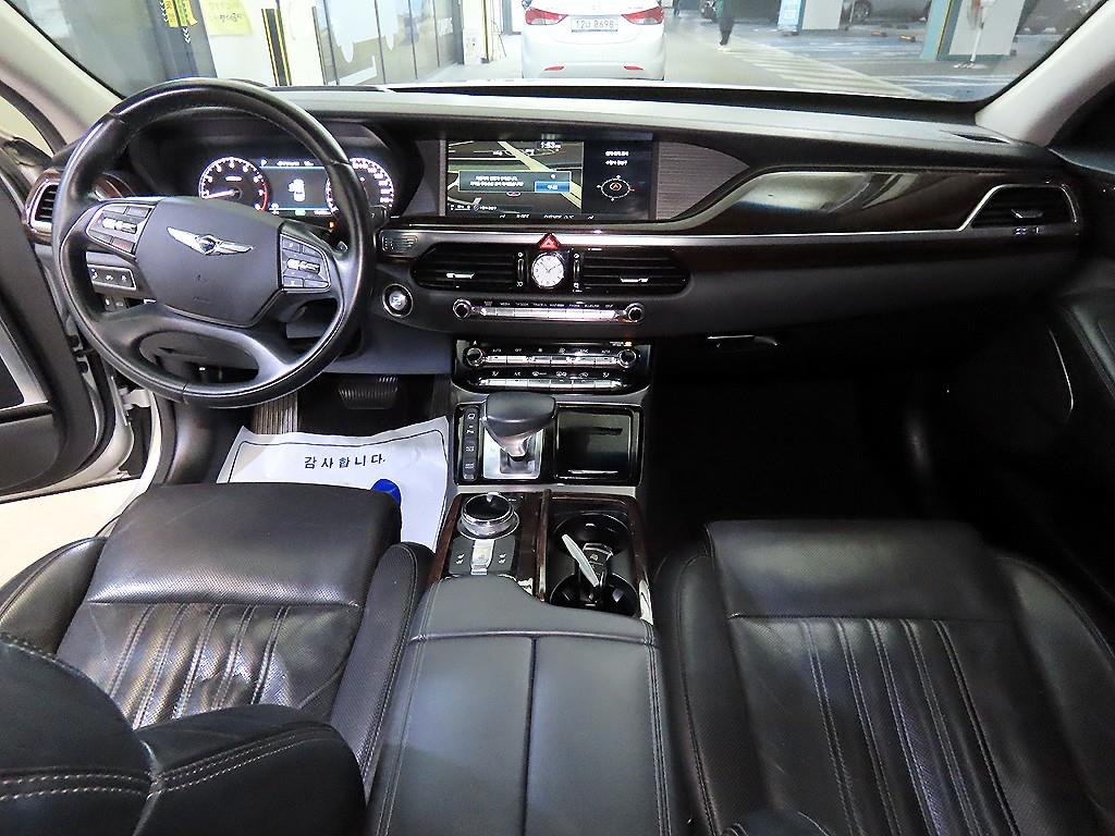 Genesis EQ900 - Vista 10