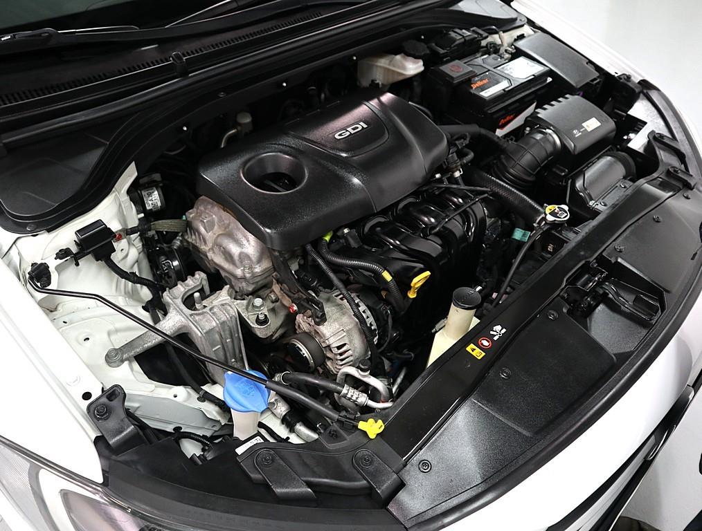 HYUNDAI Avante - Vista 6