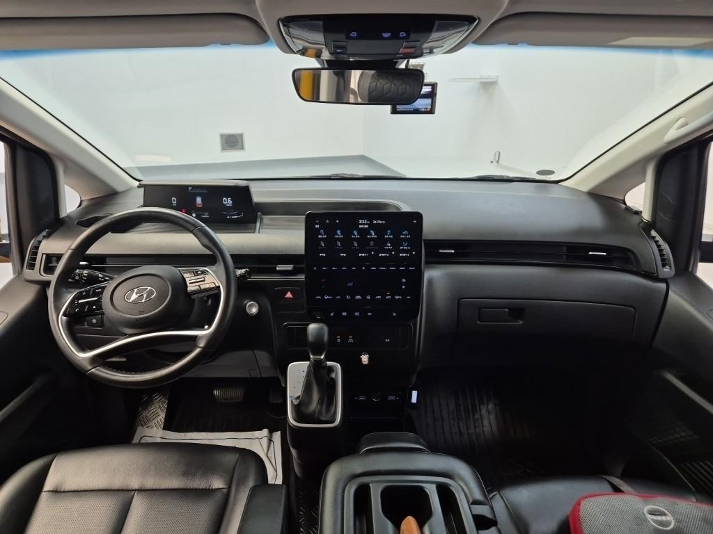 HYUNDAI Staria - Vista 5