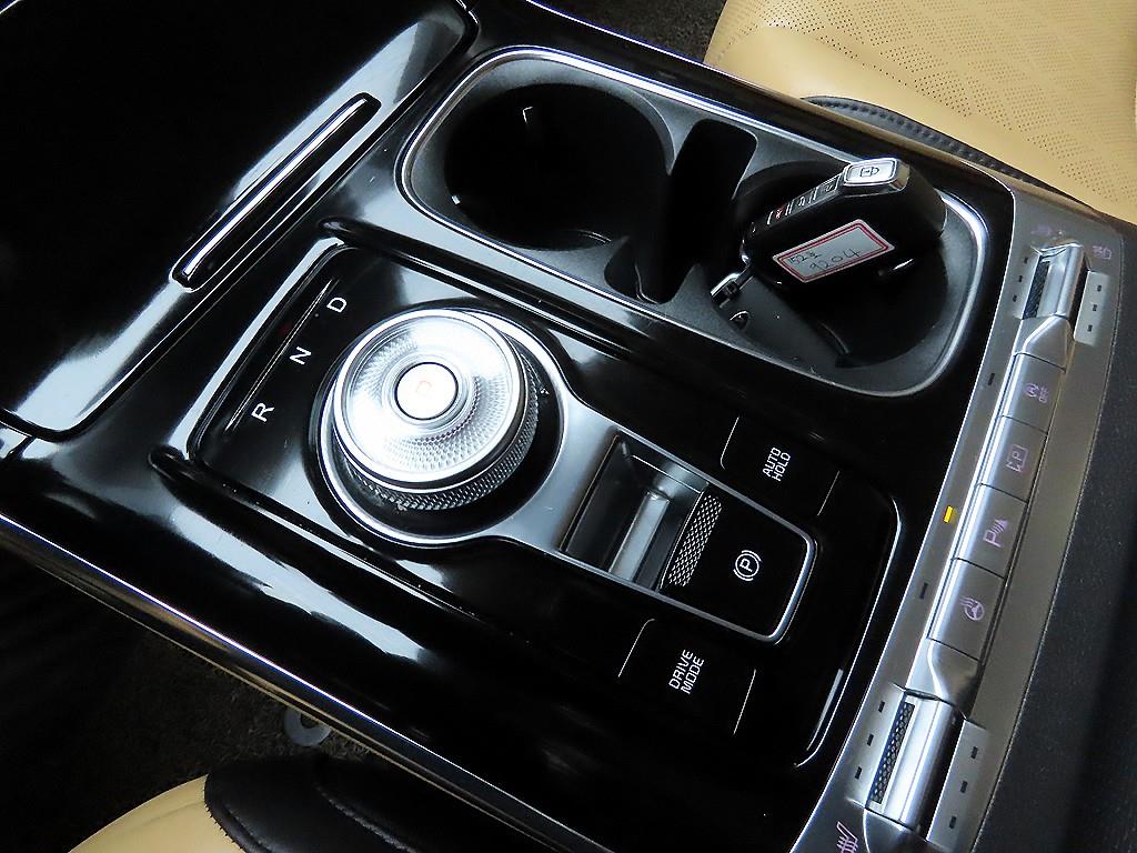 KIA Carnival - Vista 10