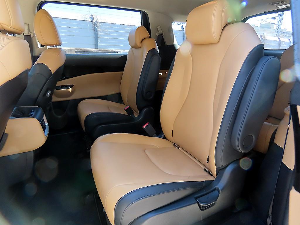 KIA Carnival - Vista 6