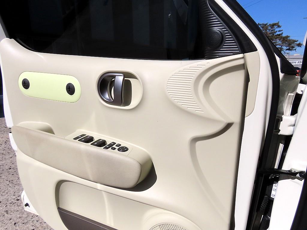 HYUNDAI Casper - Vista 11