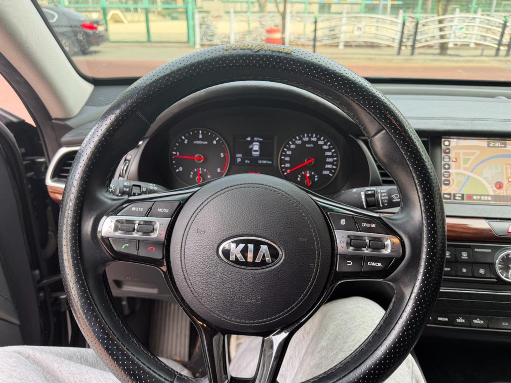 KIA K7 - Vista 5