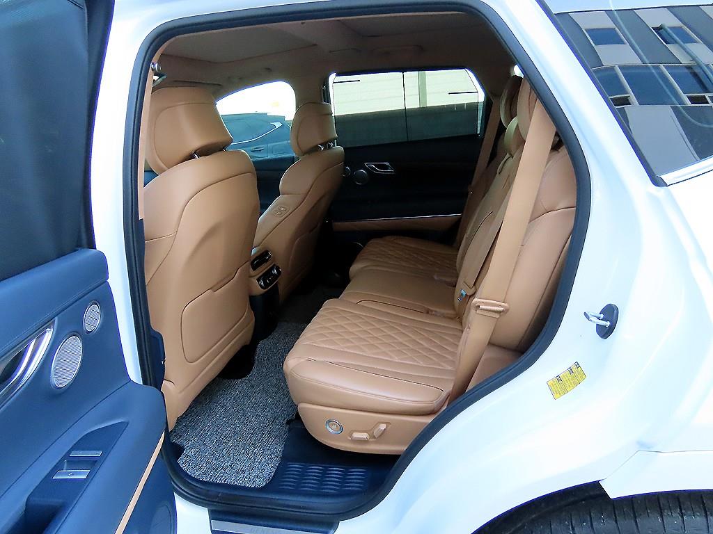 Genesis GV80 - Vista 6