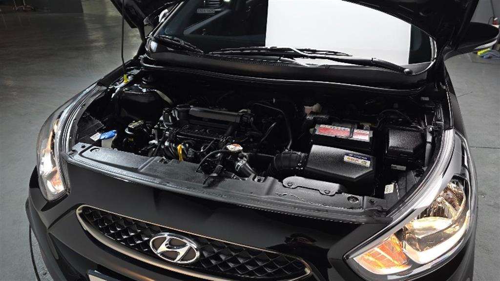 HYUNDAI Accent - Vista 6