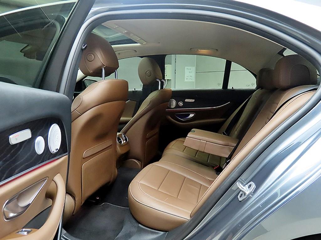 Mercedes Benz E class - Vista 6