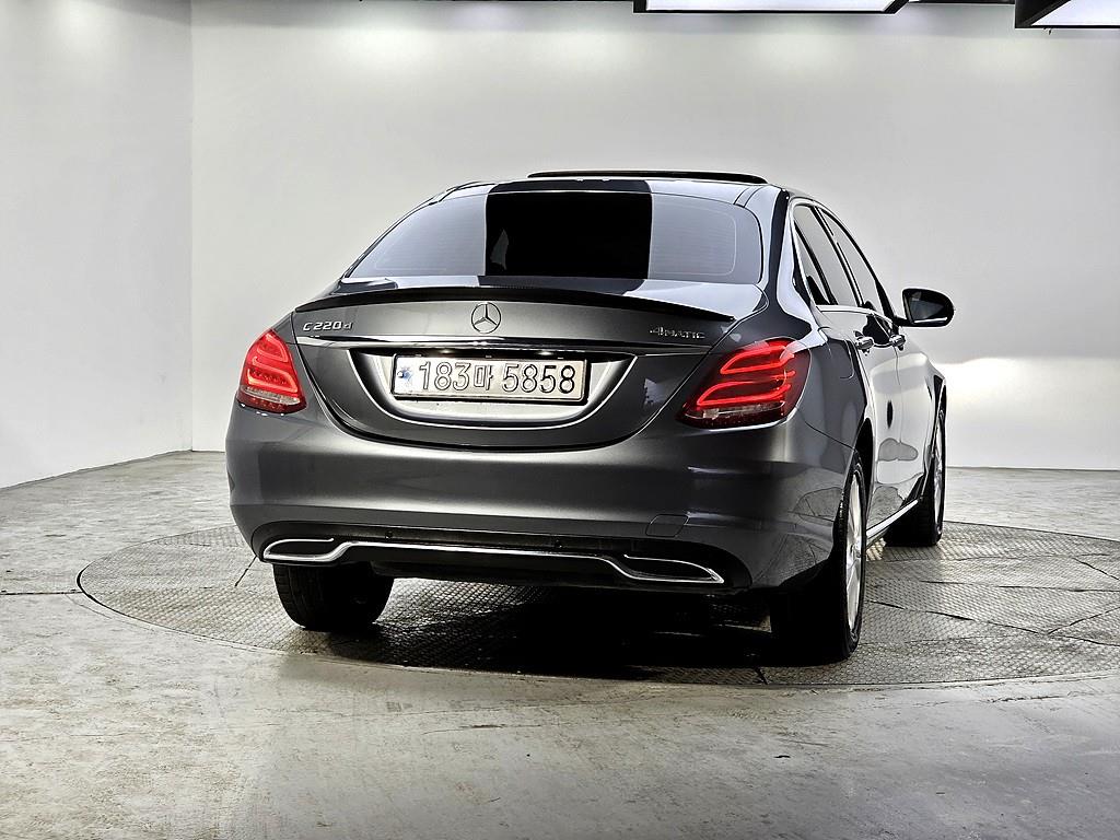 Mercedes Benz C Class - Vista 3