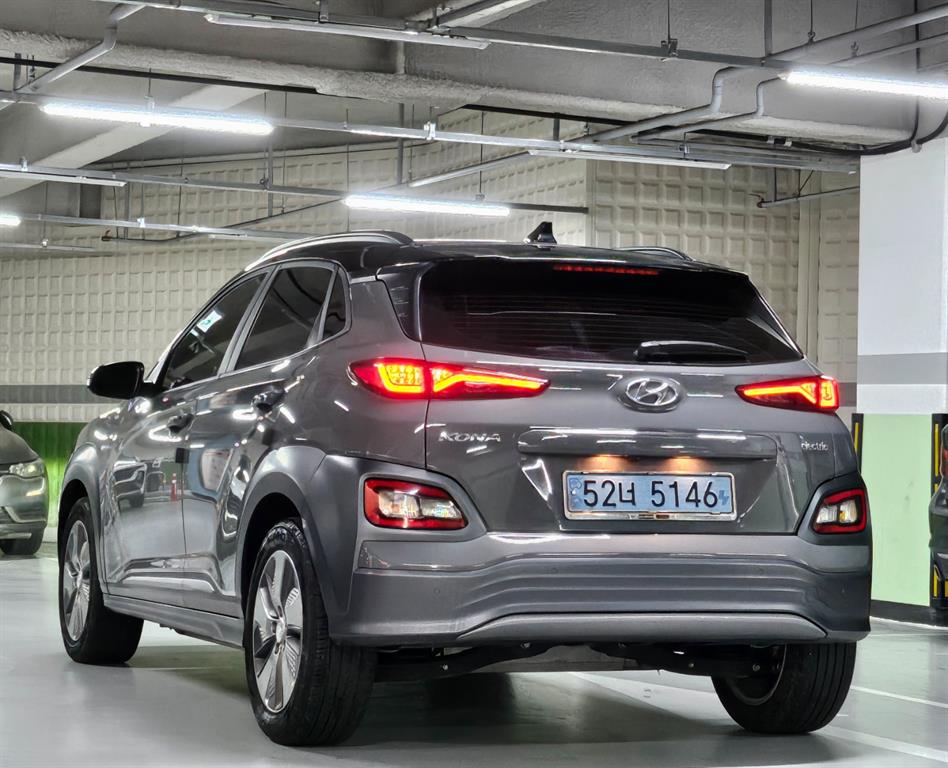 HYUNDAI Kona - Vista 5