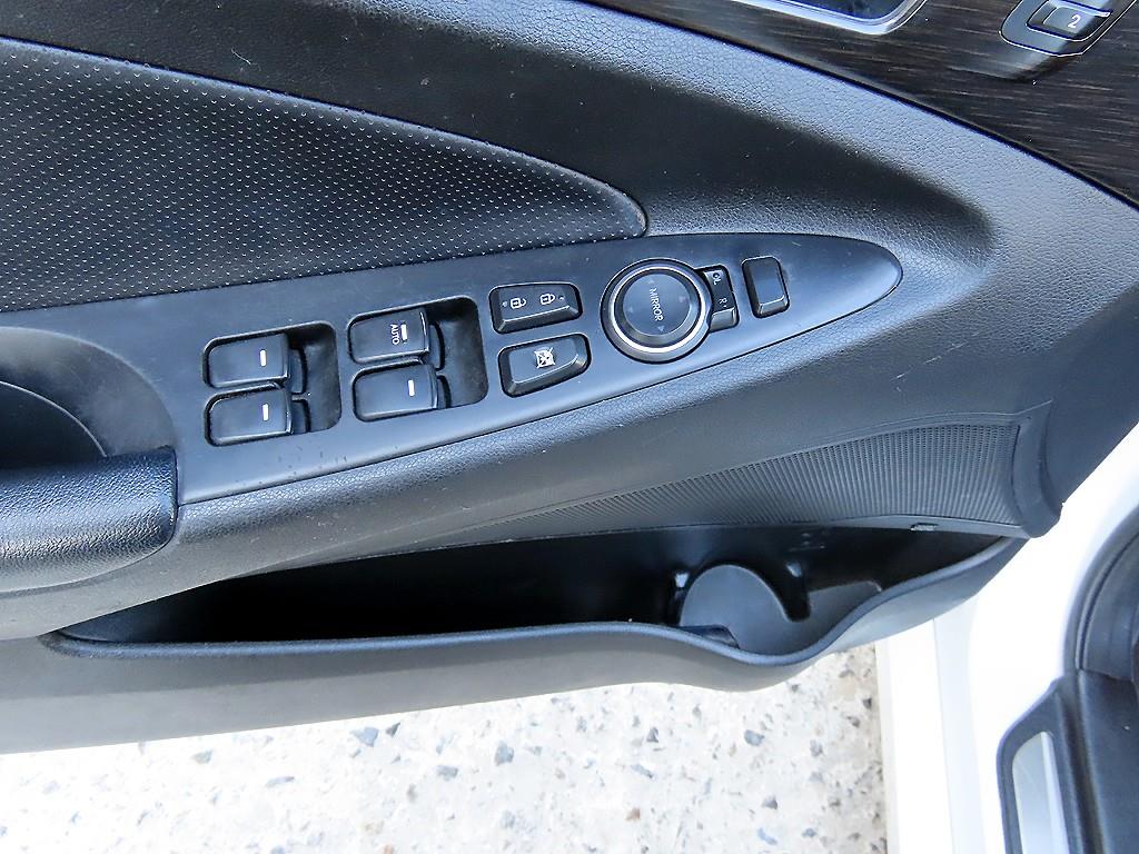 HYUNDAI Sonata - Vista 11