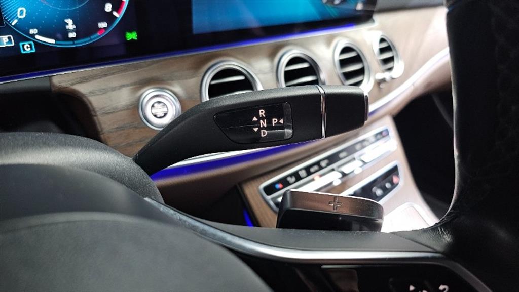 Mercedes Benz E class - Vista 9