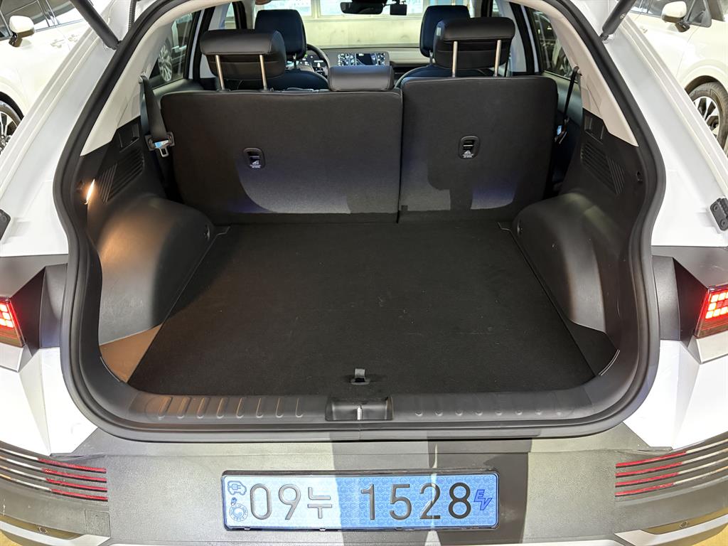 HYUNDAI Ioniq 5 - Vista 8