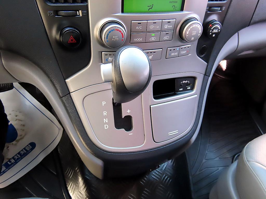 HYUNDAI Starex - Vista 11