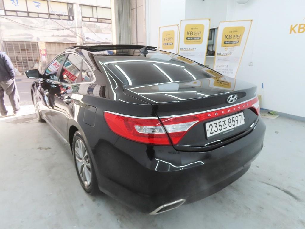 HYUNDAI Grandeur - Vista 4