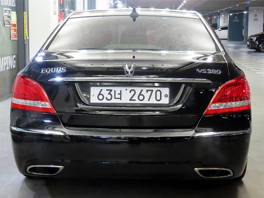 HYUNDAI Equus - Vista 5