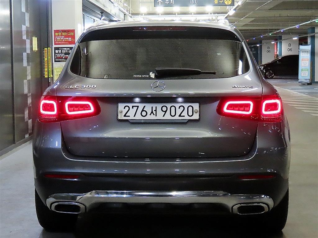 Mercedes Benz GLC Class - Vista 5