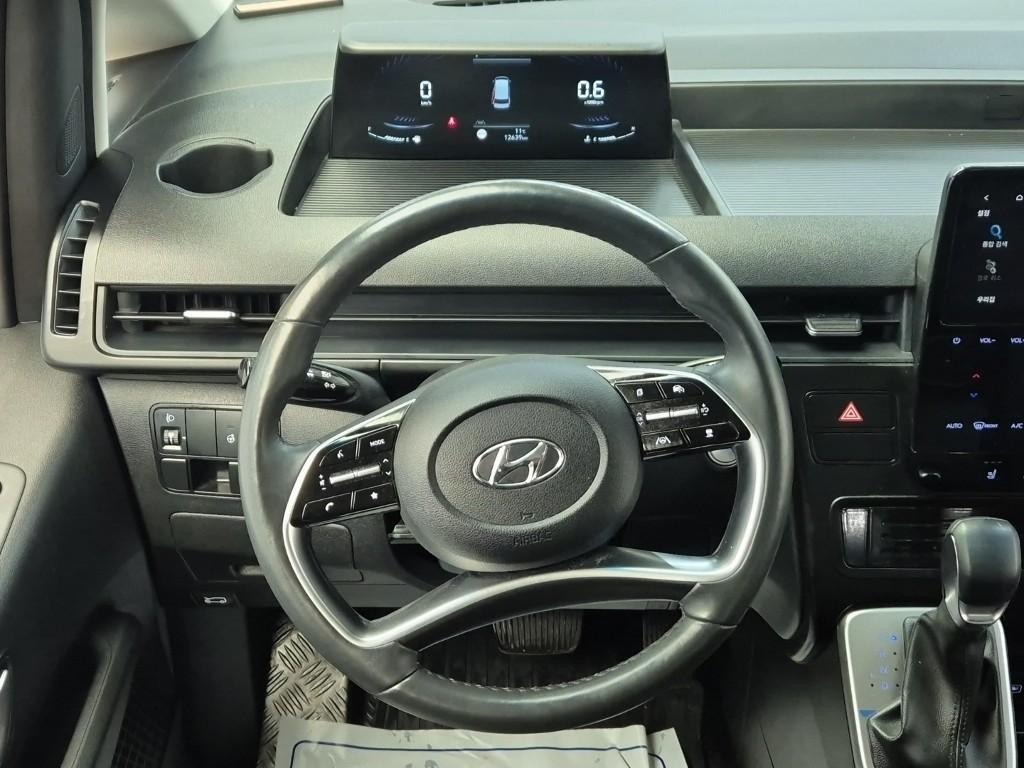 HYUNDAI Staria - Vista 11