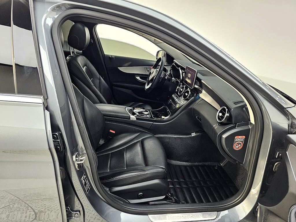 Mercedes Benz C Class - Vista 11